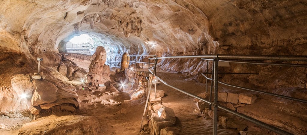Пещерата на музея Гар Далам в Малта