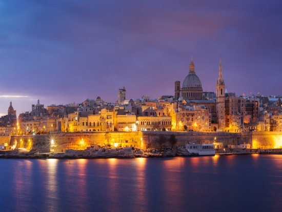 Nocny rejs dookoła Valletty na Malcie